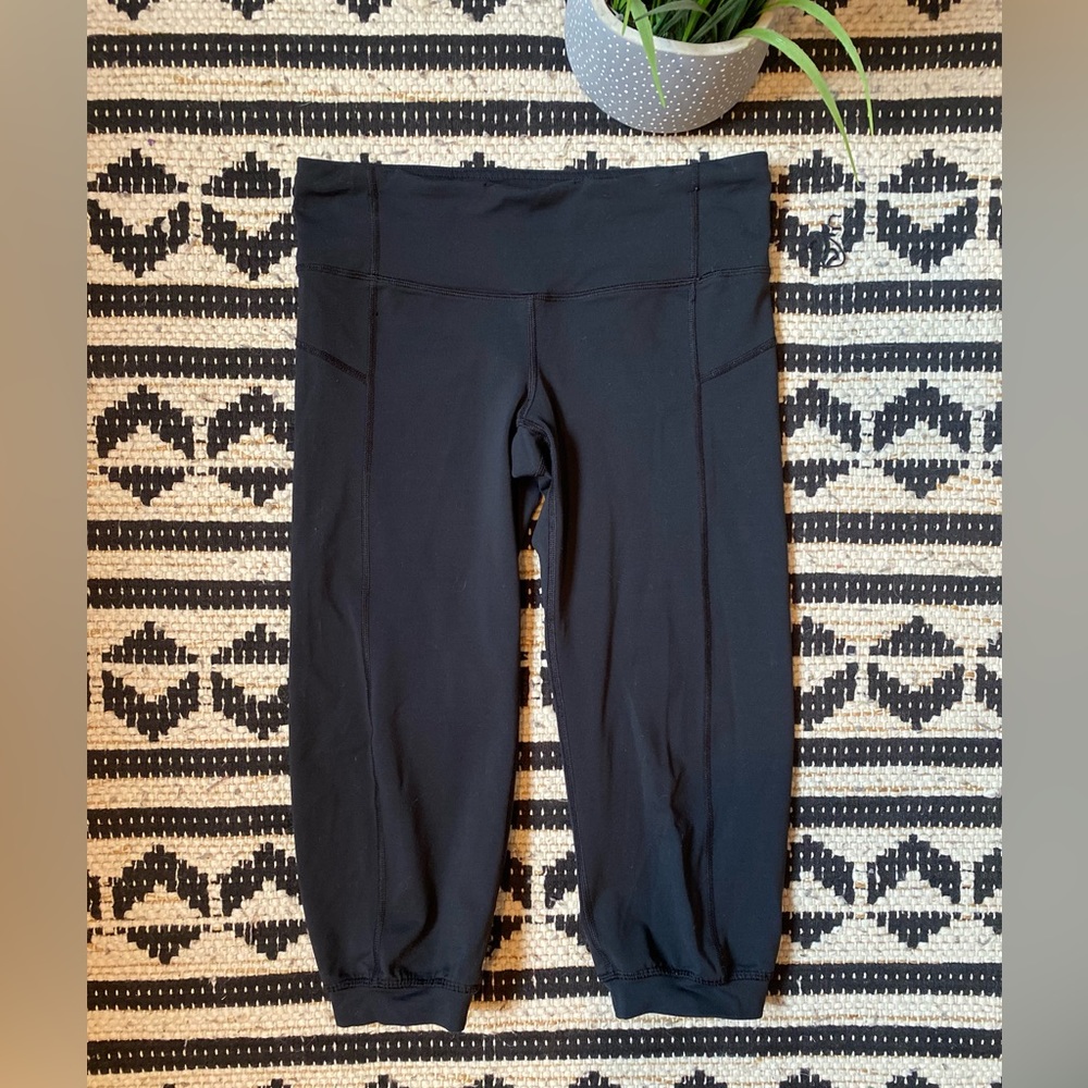 Lululemon Crop Capri Black Leggings